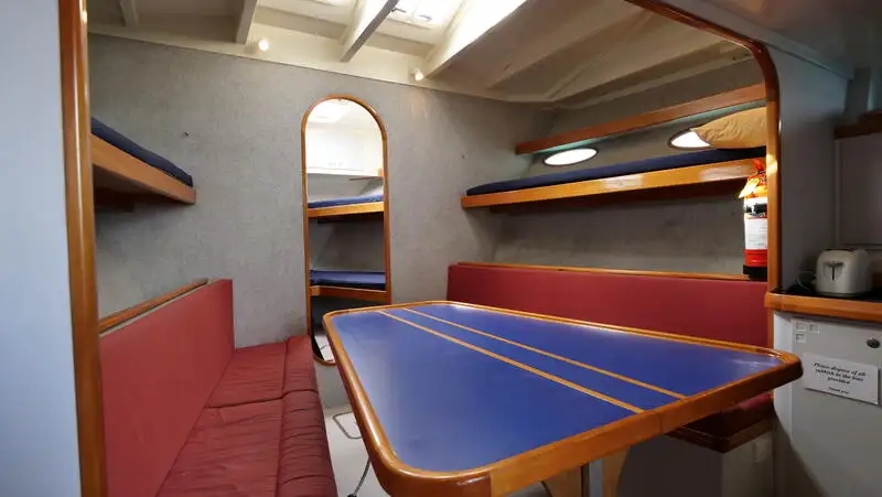Nave da ricerca in vendita