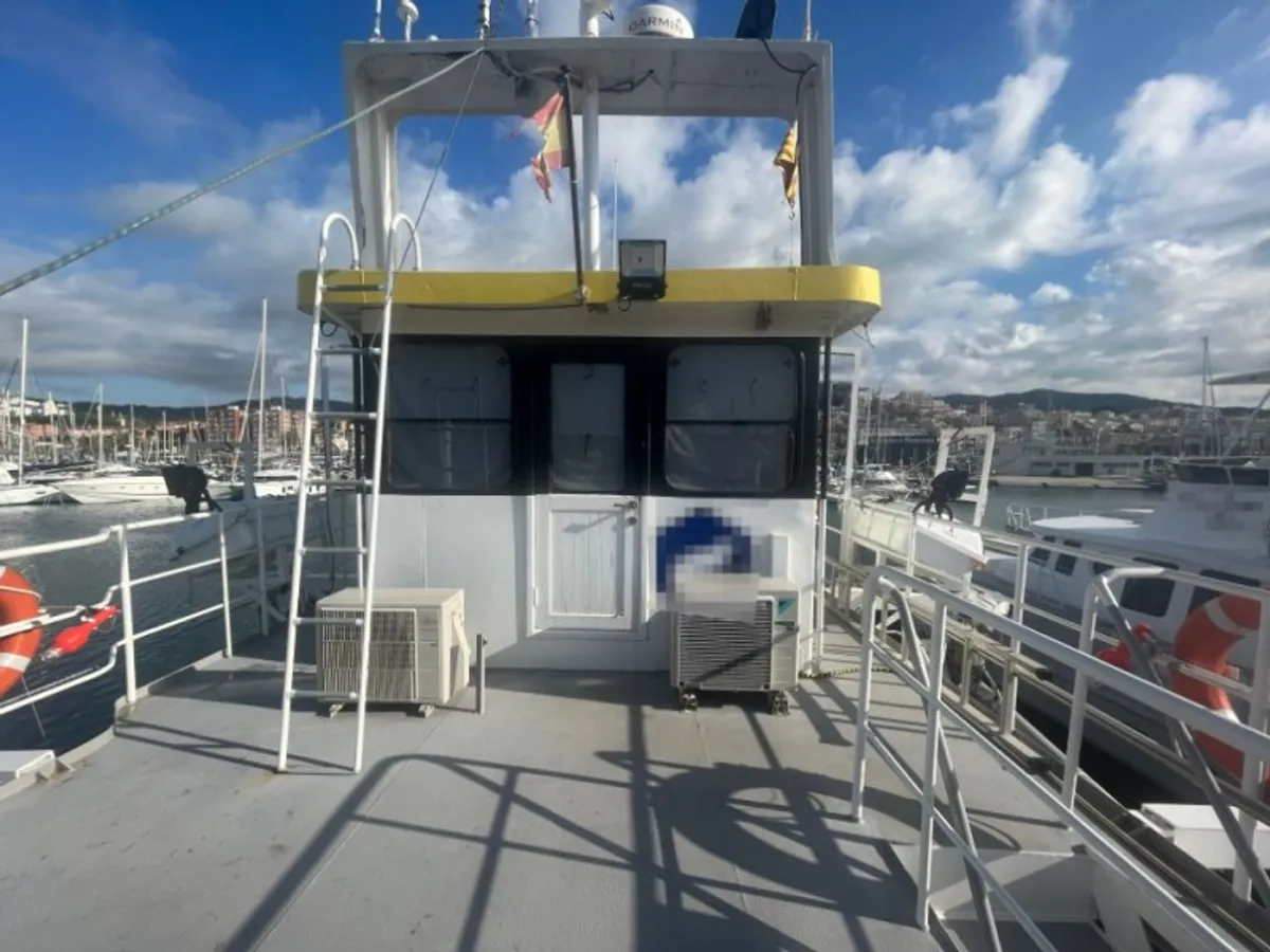 Nave da rilevamento in vendita