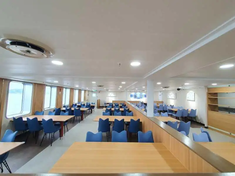Nave refrigerata in vendita