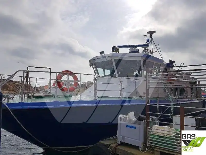 Chiatta adibita ad alloggio in vendita