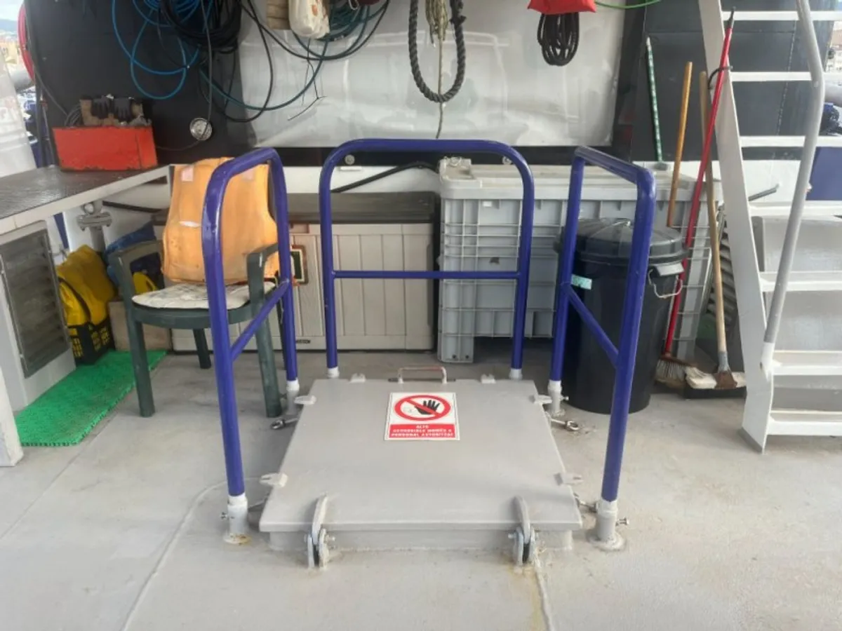 Nave da rilevamento in vendita