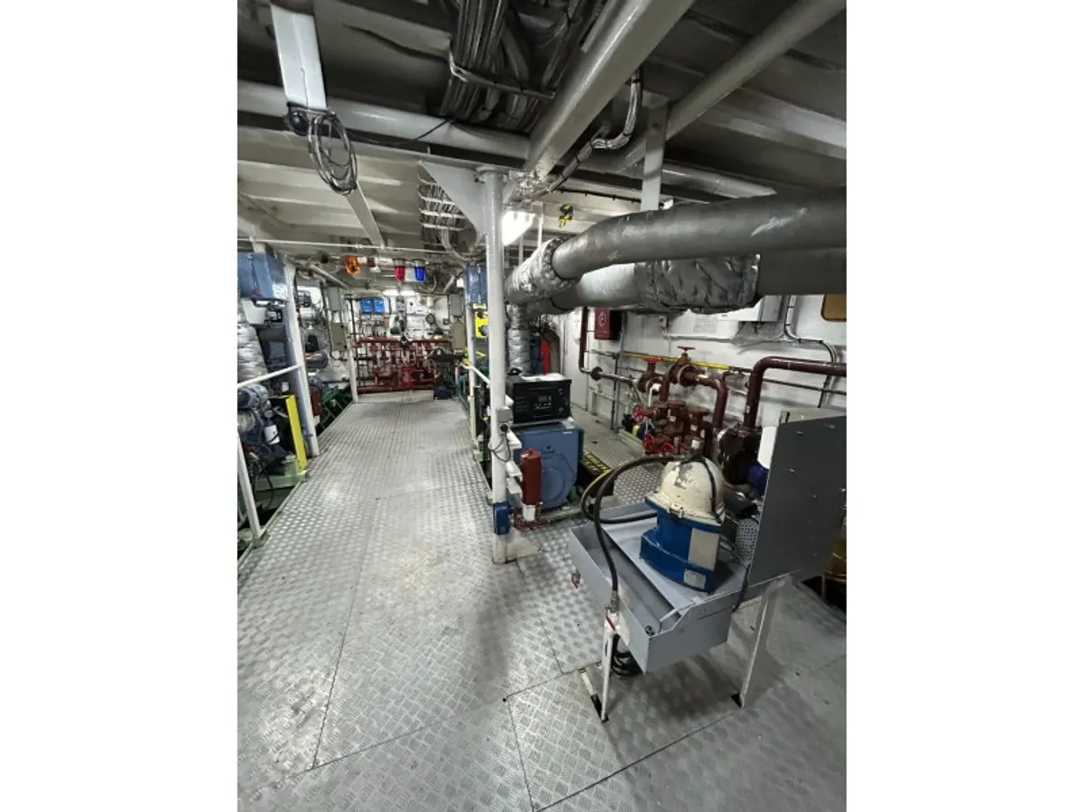 Nave di supporto in vendita