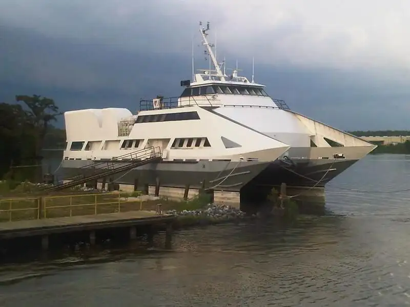 Nave da ricerca in vendita
