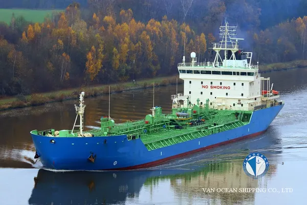 Oil/Chemical tanker for sale