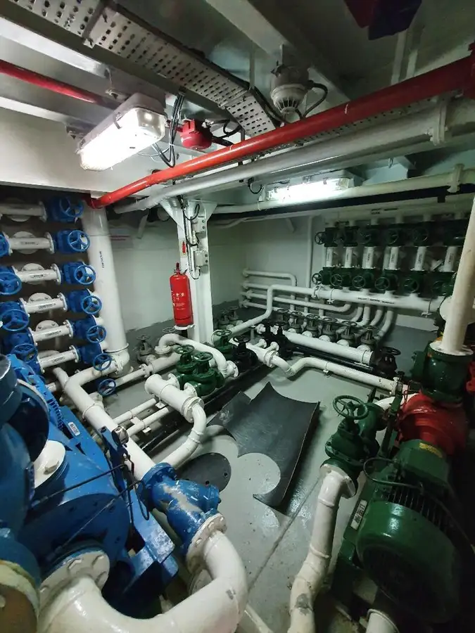 Nave refrigerata in vendita