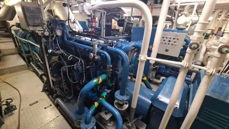 Nave di supporto in vendita