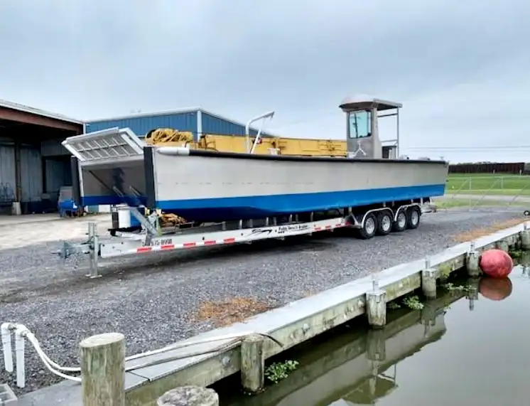 Nave da sbarco, con serbatoi in vendita