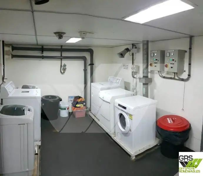 Nave di supporto in vendita