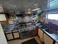 Nave di supporto in vendita