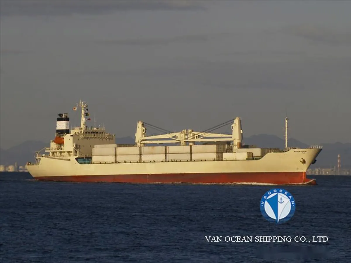 Nave refrigerata in vendita