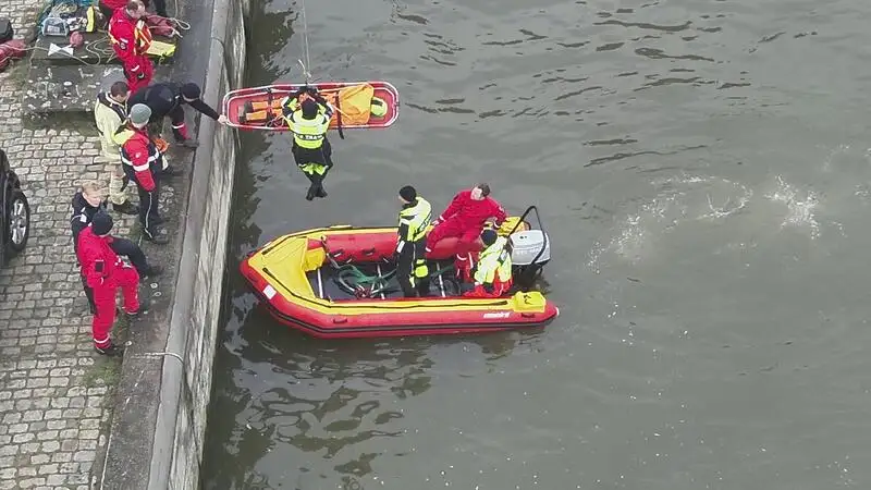 Nave di soccorso in vendita