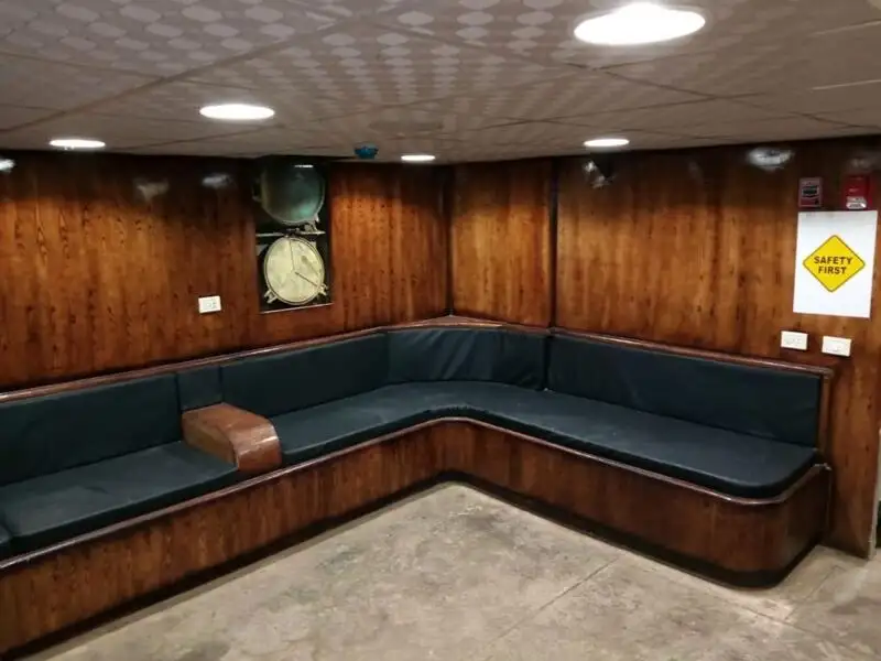 Nave di supporto in vendita