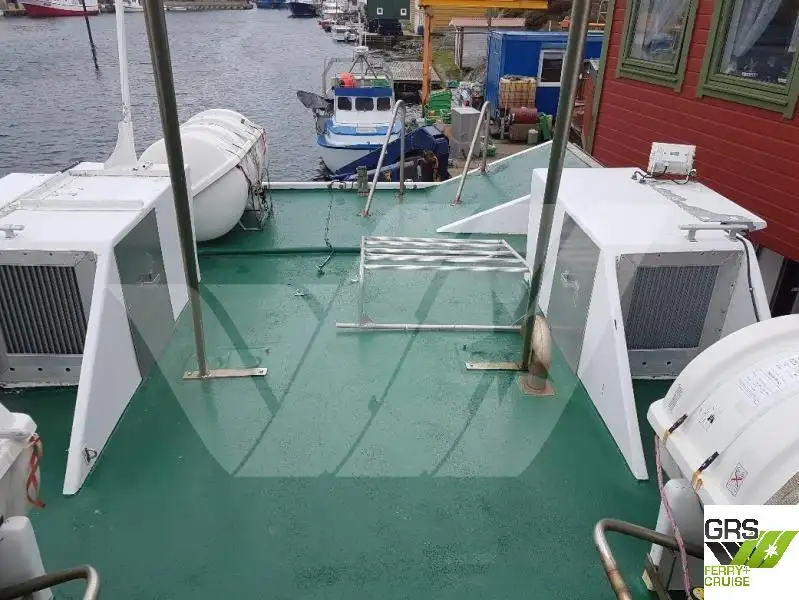 Chiatta adibita ad alloggio in vendita