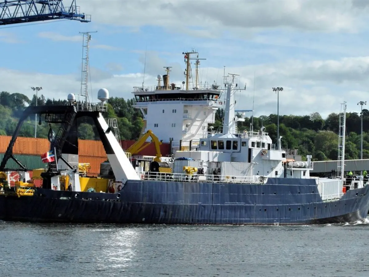 Nave di supporto in vendita