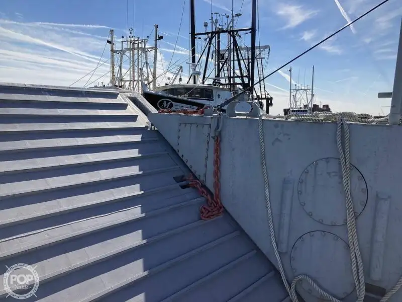 Nave da sbarco, con serbatoi in vendita