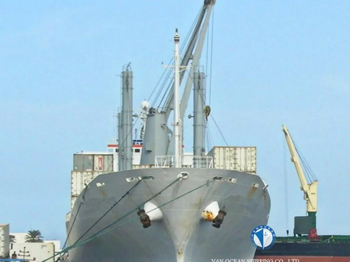 Nave refrigerata in vendita