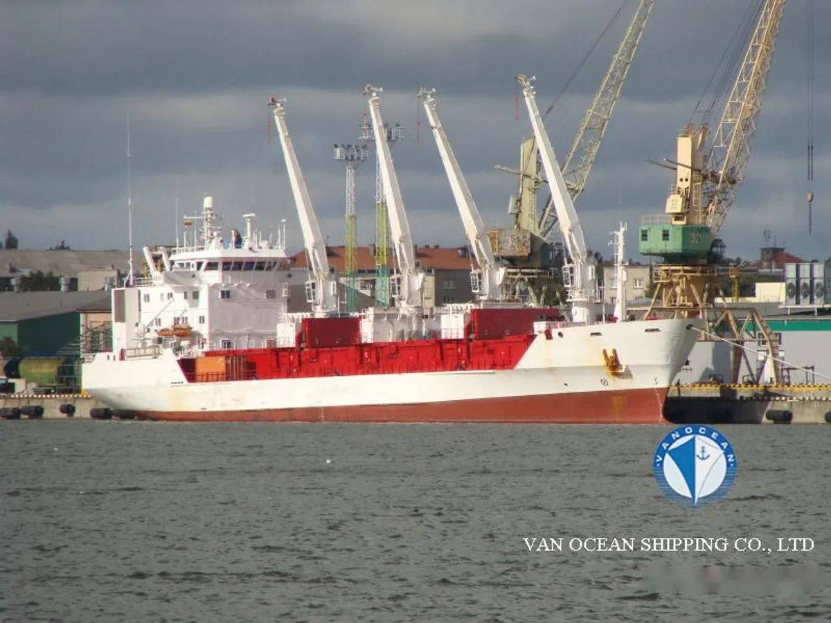 Nave refrigerata in vendita
