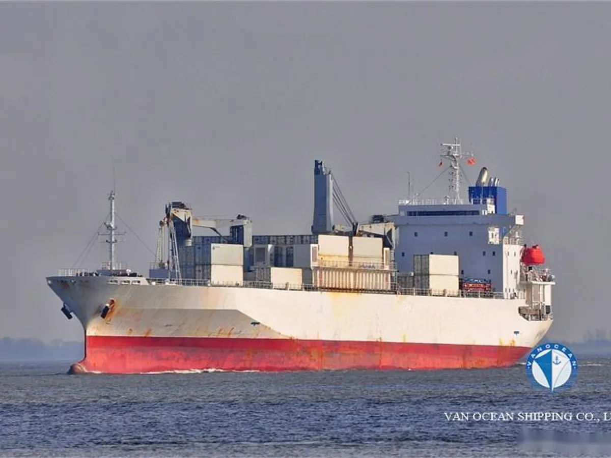 Nave refrigerata in vendita