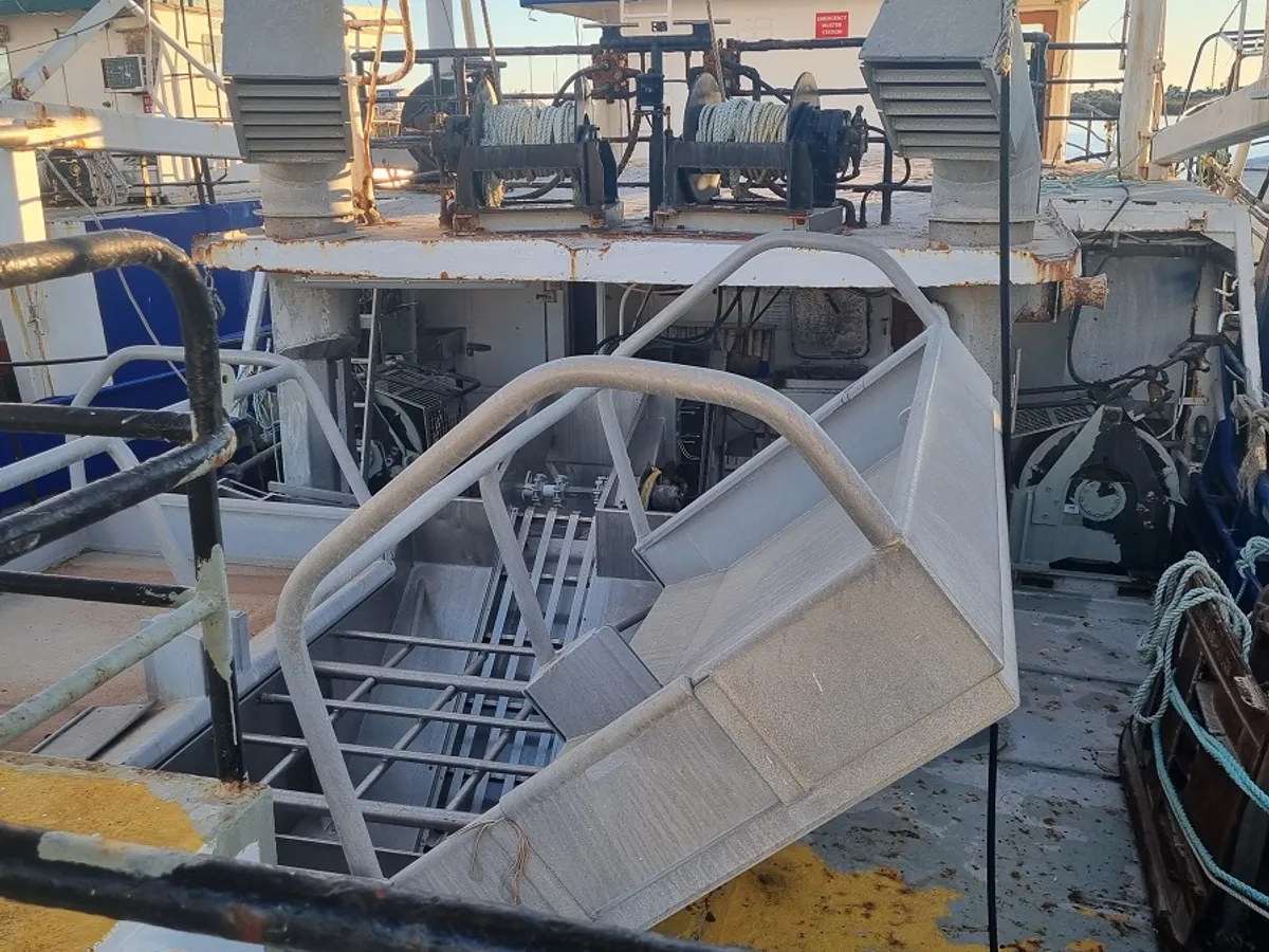 Peschereccio a strascico in vendita