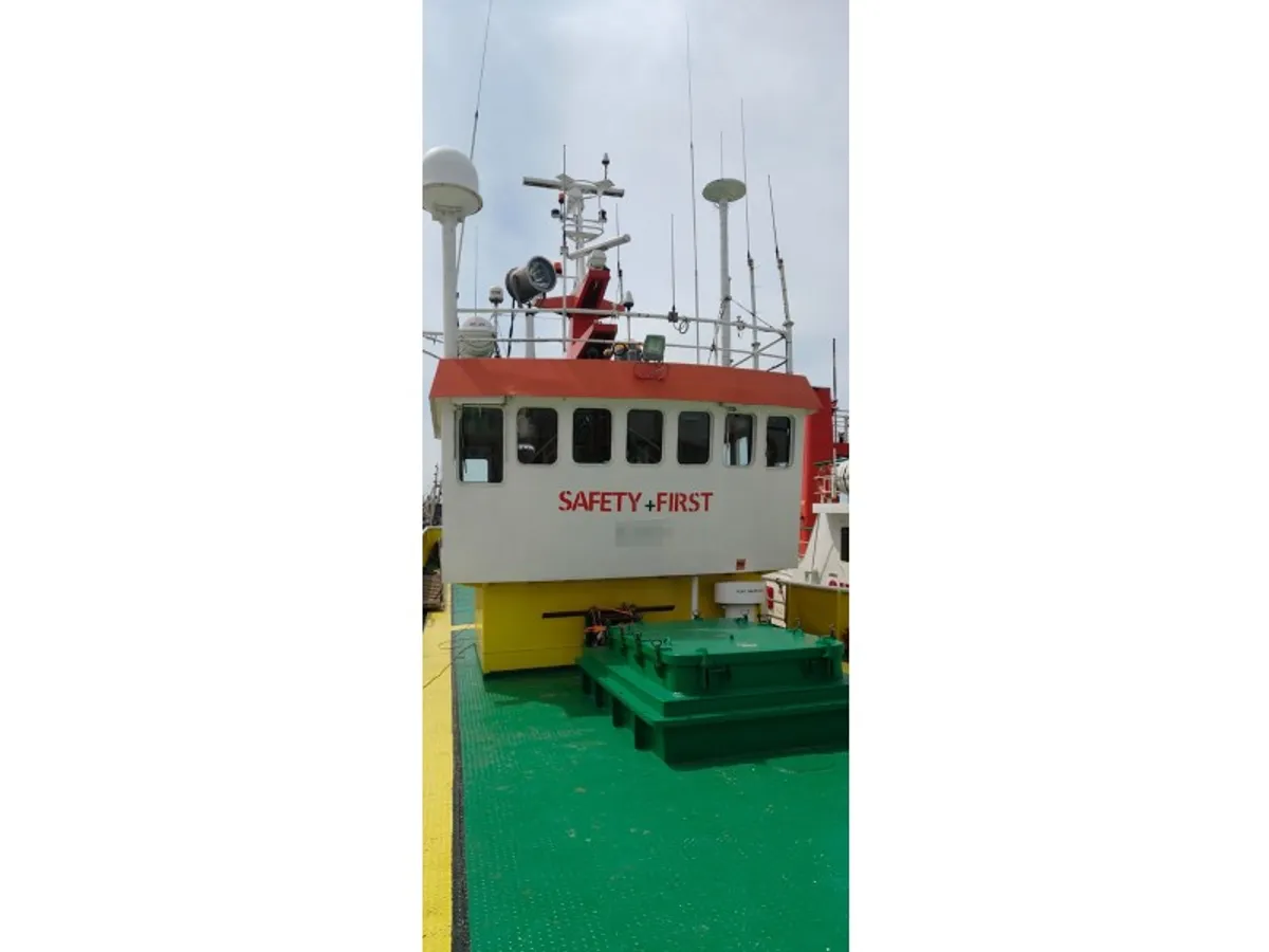 Nave di supporto in vendita