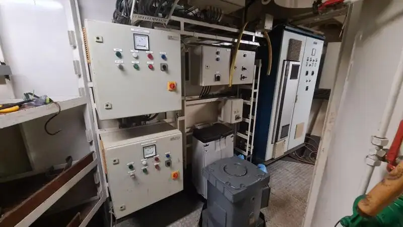 Nave di supporto in vendita