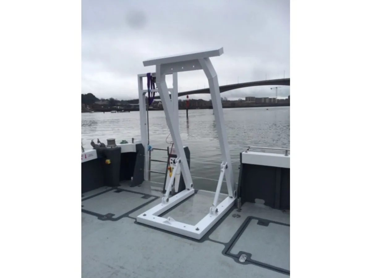Nave da rilevamento in vendita