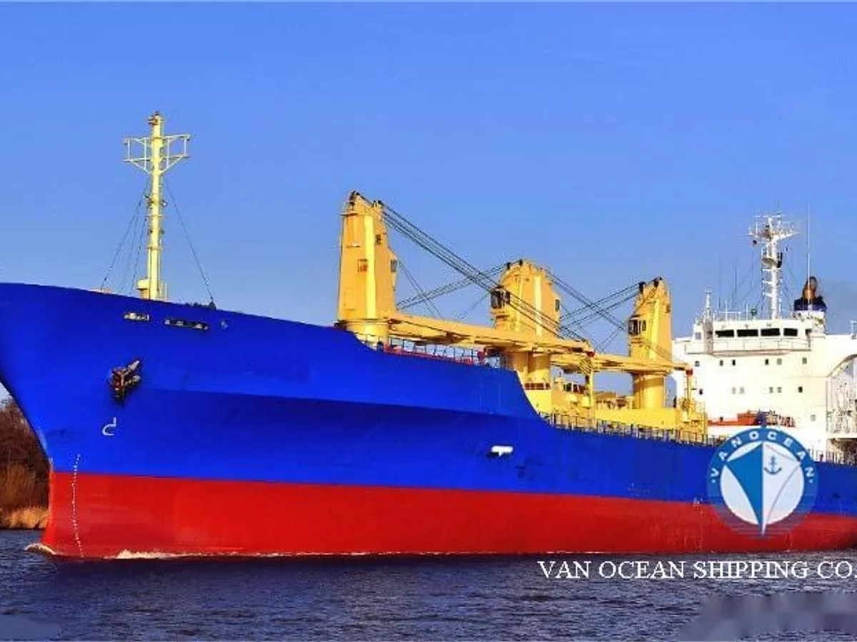Nave refrigerata in vendita