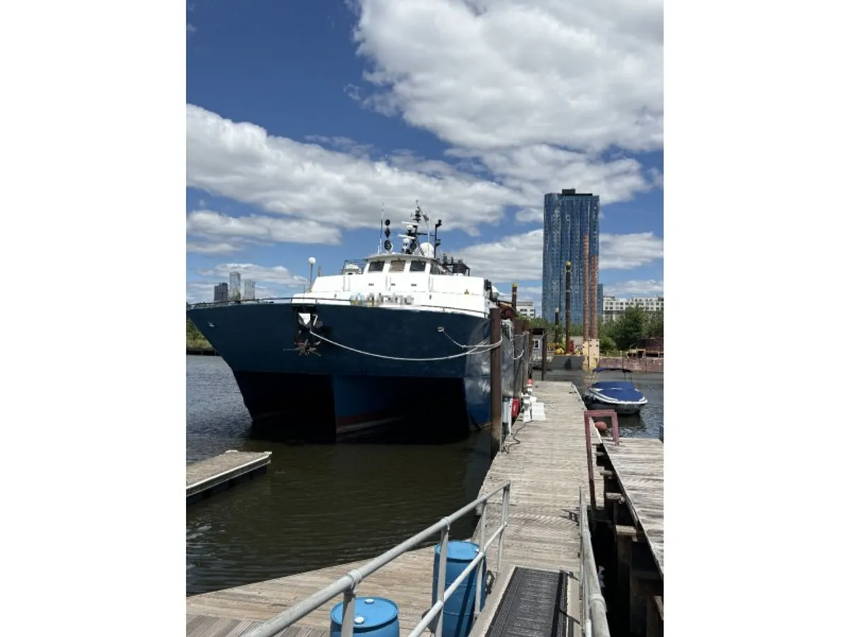 Nave da rilevamento in vendita