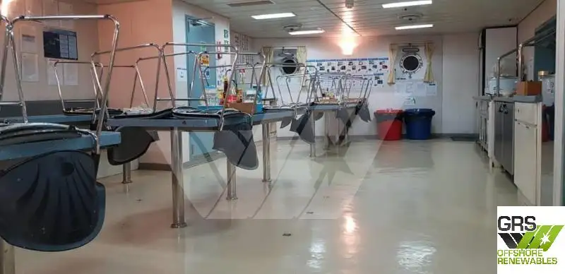 Nave di supporto in vendita