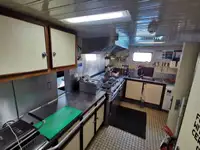 Nave di supporto in vendita