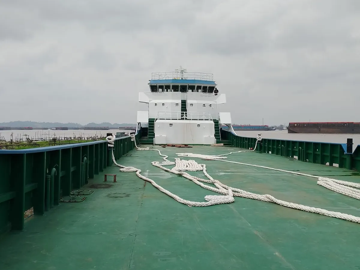 Nave da sbarco, con serbatoi in vendita