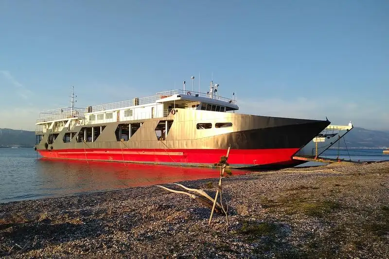 Nave da sbarco, con serbatoi in vendita