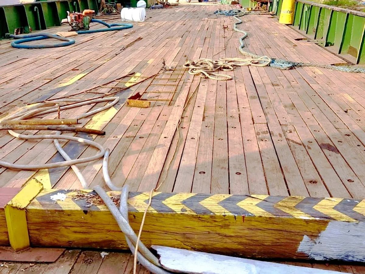 Nave da sbarco, con serbatoi in vendita