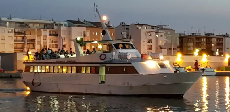 Nave passeggeri in vendita