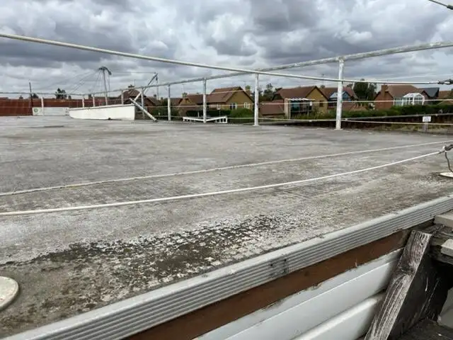 Chiatta adibita ad alloggio in vendita