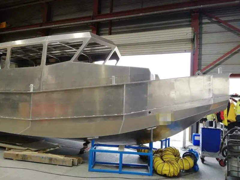 Nave di soccorso in vendita