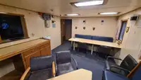 Nave di supporto in vendita