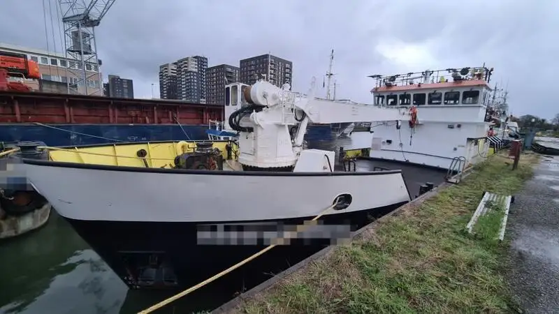 Nave di supporto in vendita