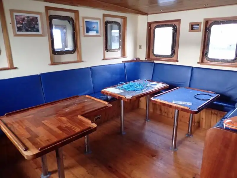 Nave da rilevamento in vendita