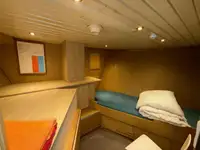 Nave di supporto in vendita
