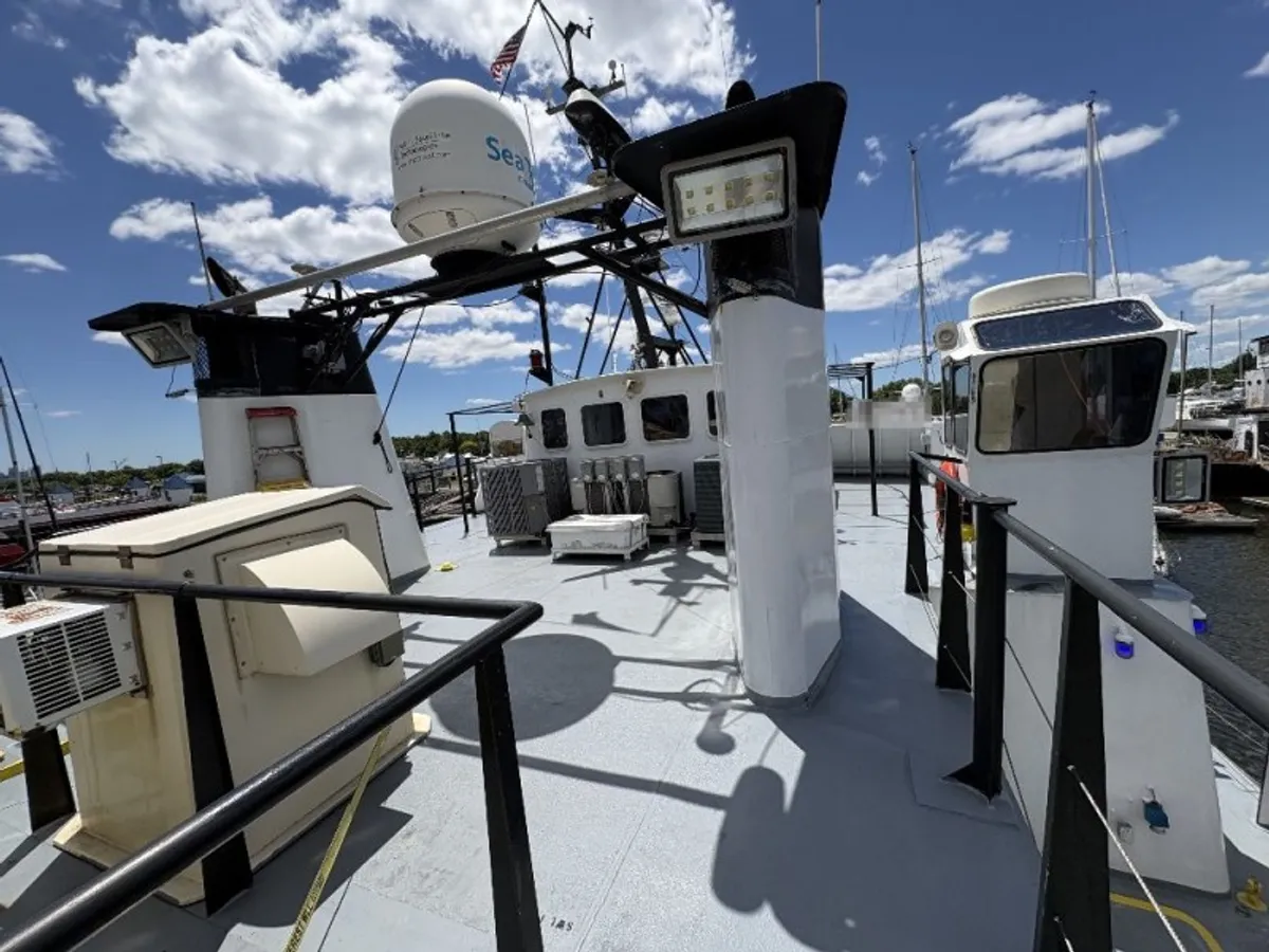 Nave da rilevamento in vendita