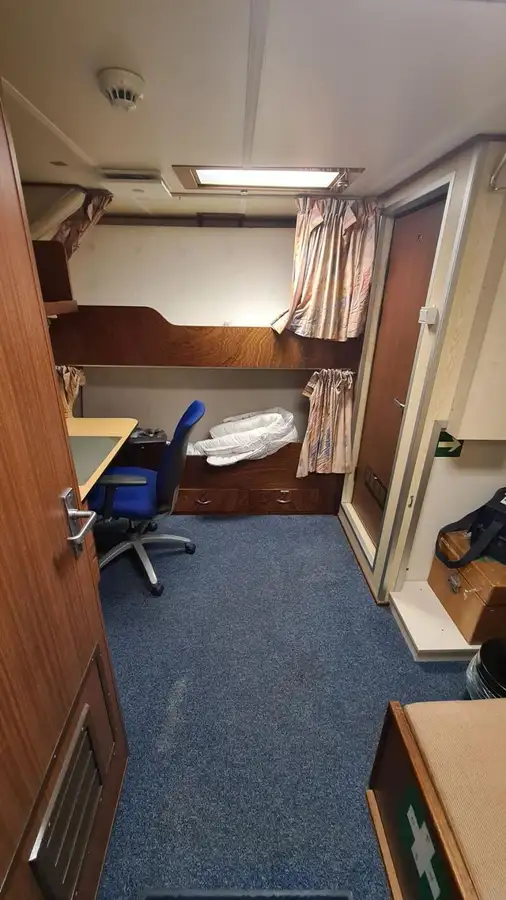 Nave di supporto in vendita