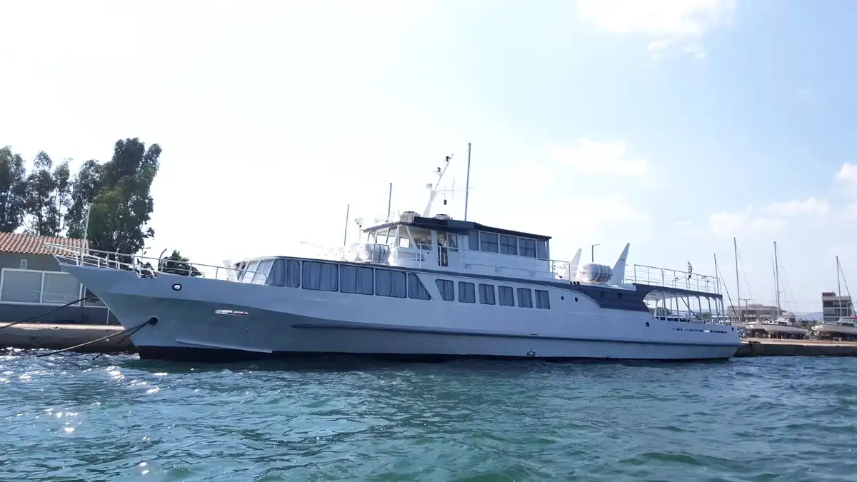 Nave passeggeri in vendita