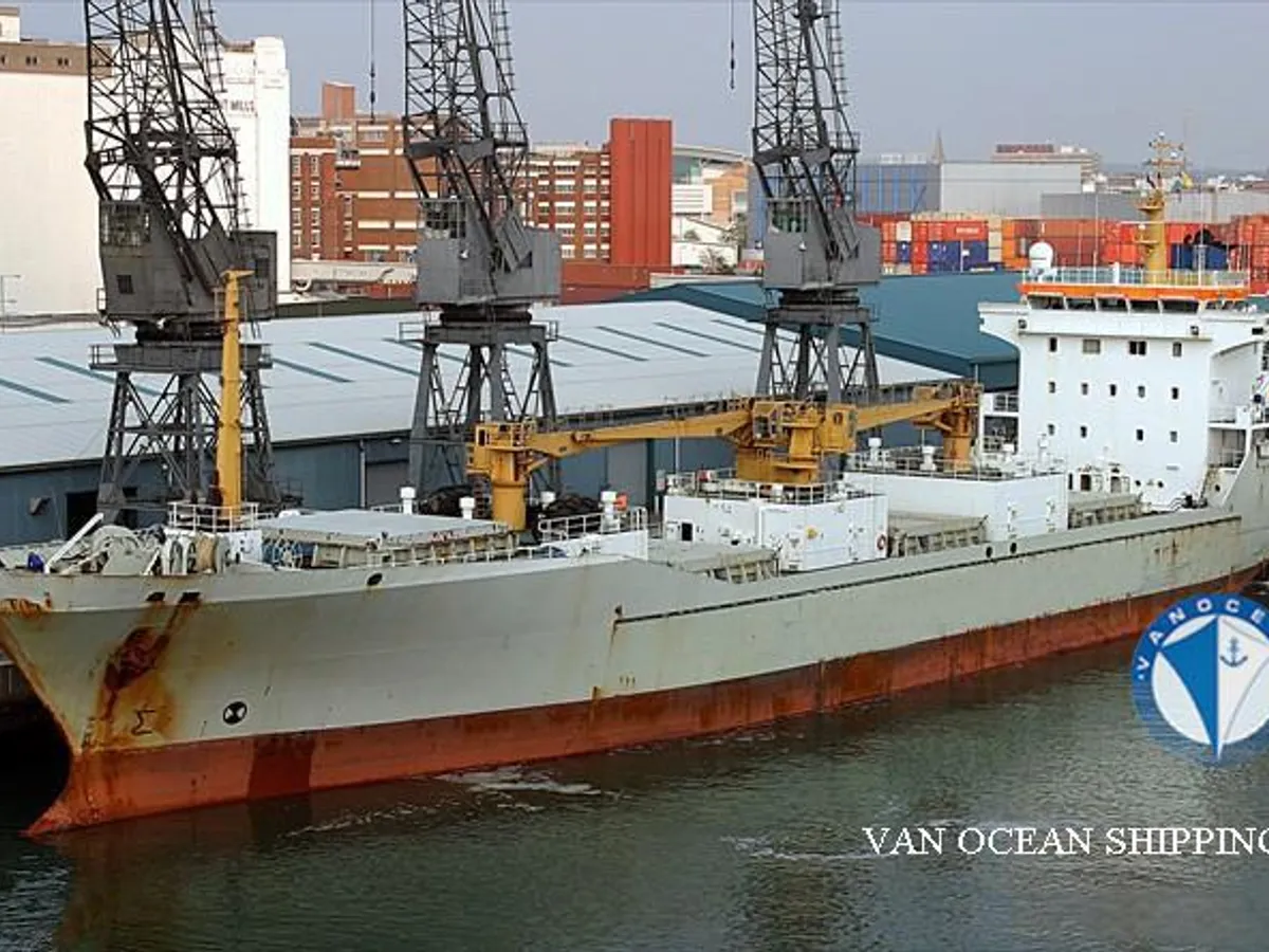 Nave refrigerata in vendita