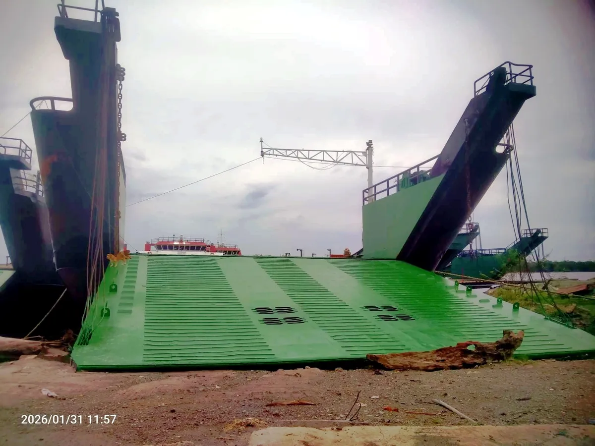 Nave da sbarco, con serbatoi in vendita