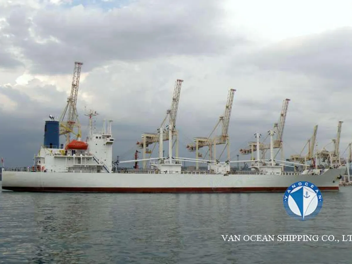 Nave refrigerata in vendita