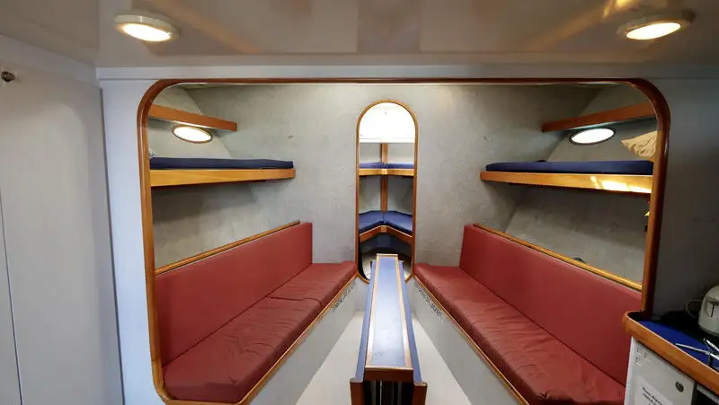 Nave da ricerca in vendita