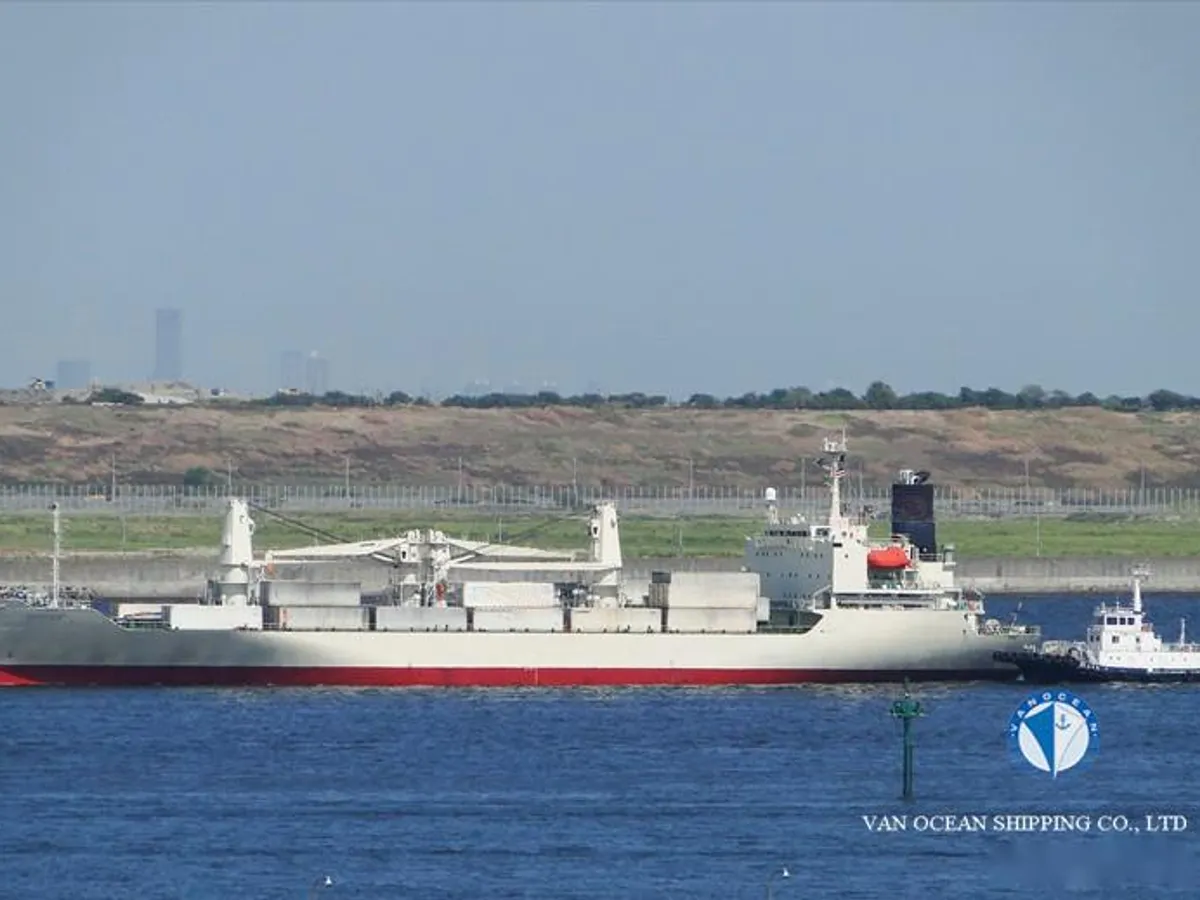 Nave refrigerata in vendita