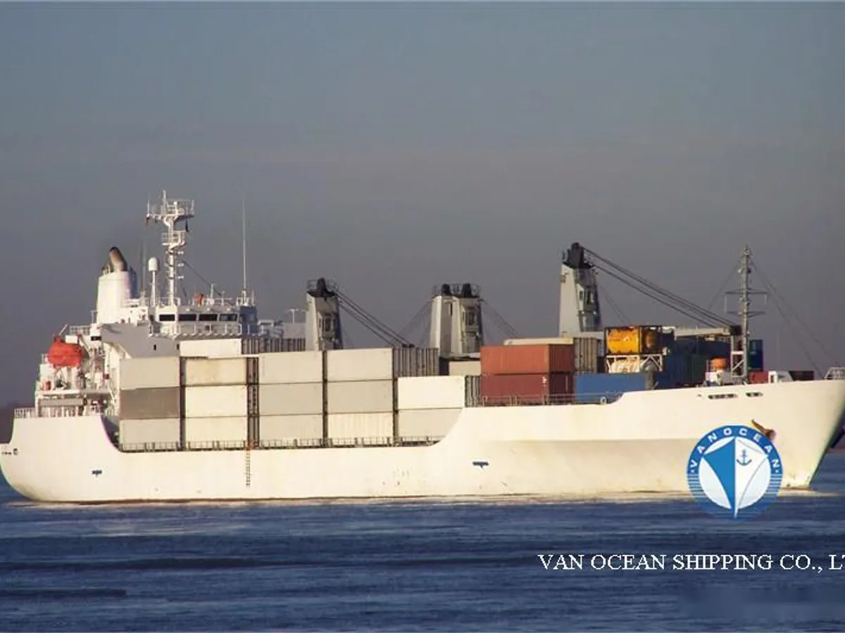 Nave refrigerata in vendita