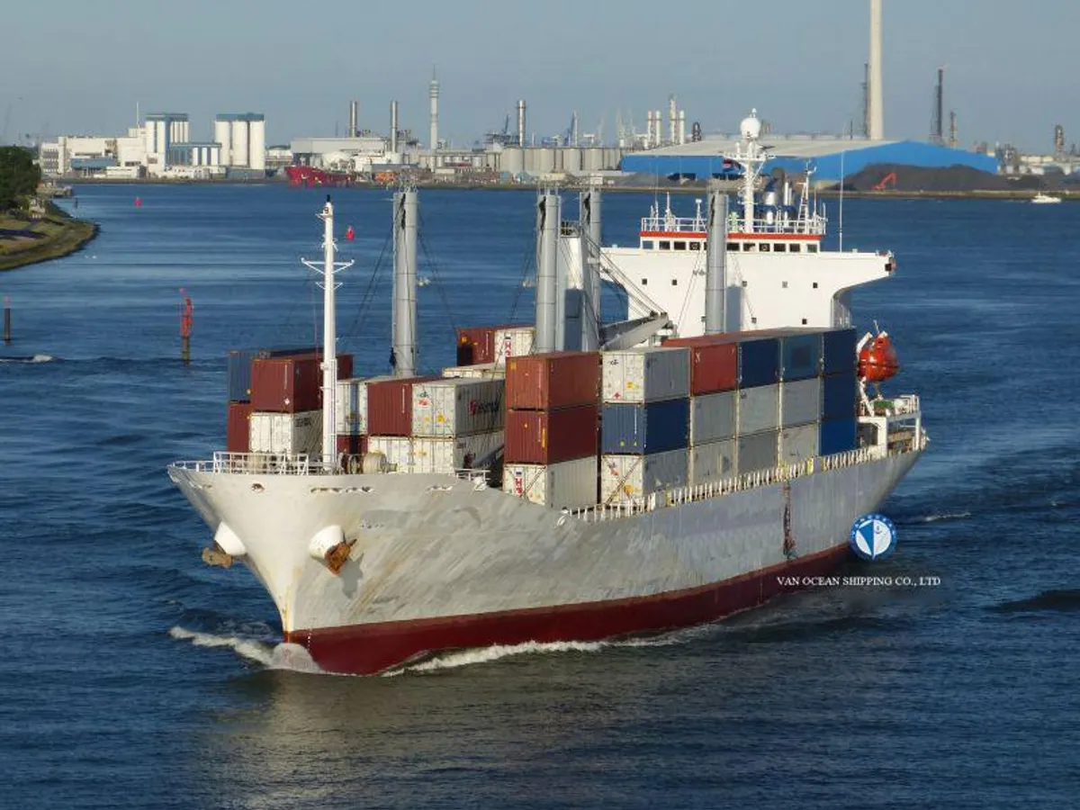 Nave refrigerata in vendita